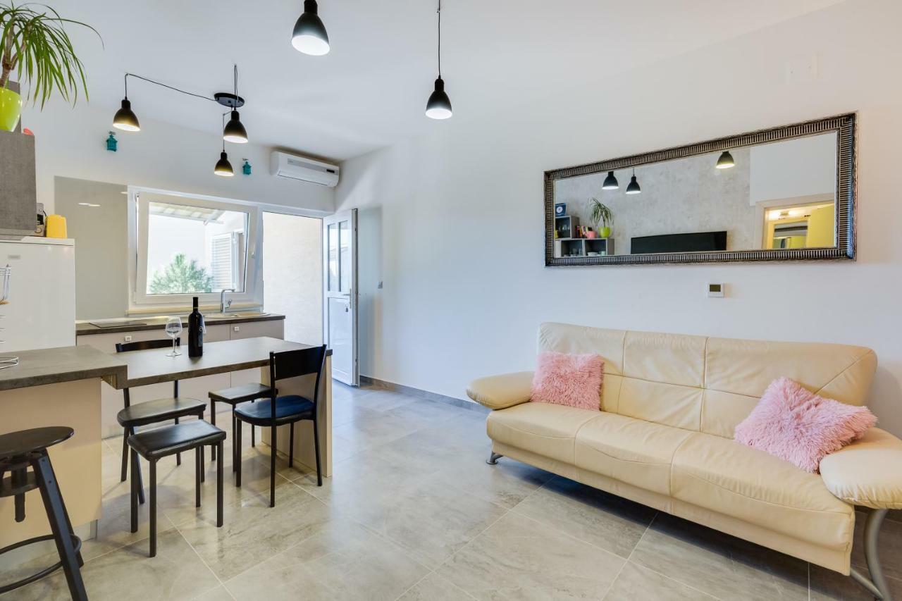 Apartments Karla & Marija Petrčane Dış mekan fotoğraf